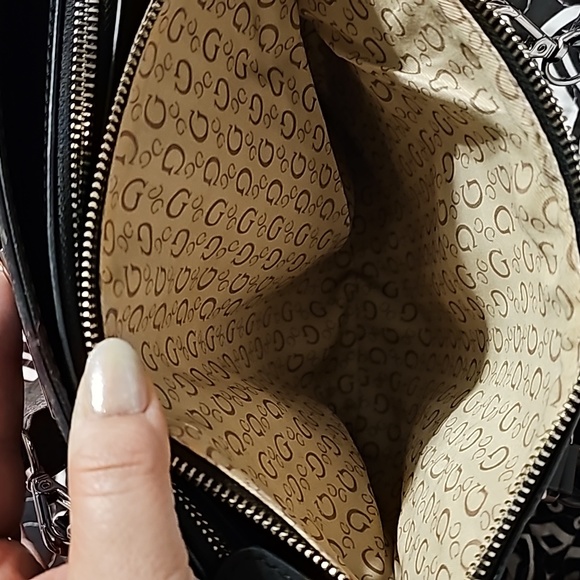 GUESS handbag - Picture 4 of 7